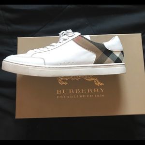 Size 10US Burberry sneakers